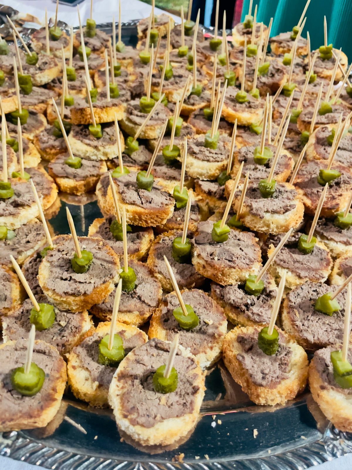 Canapés au Canard (30 pièces)